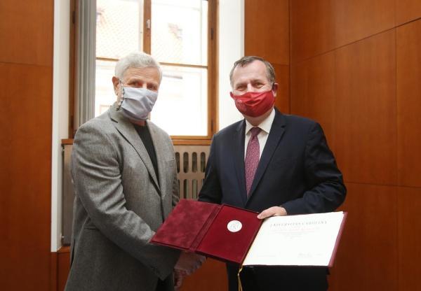 Prof. Kučera
